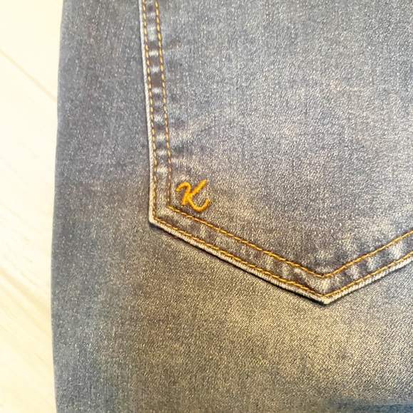 Kut from the Kloth Fab AB High Rise Distressed Boyfriend - Picture 6 of 10